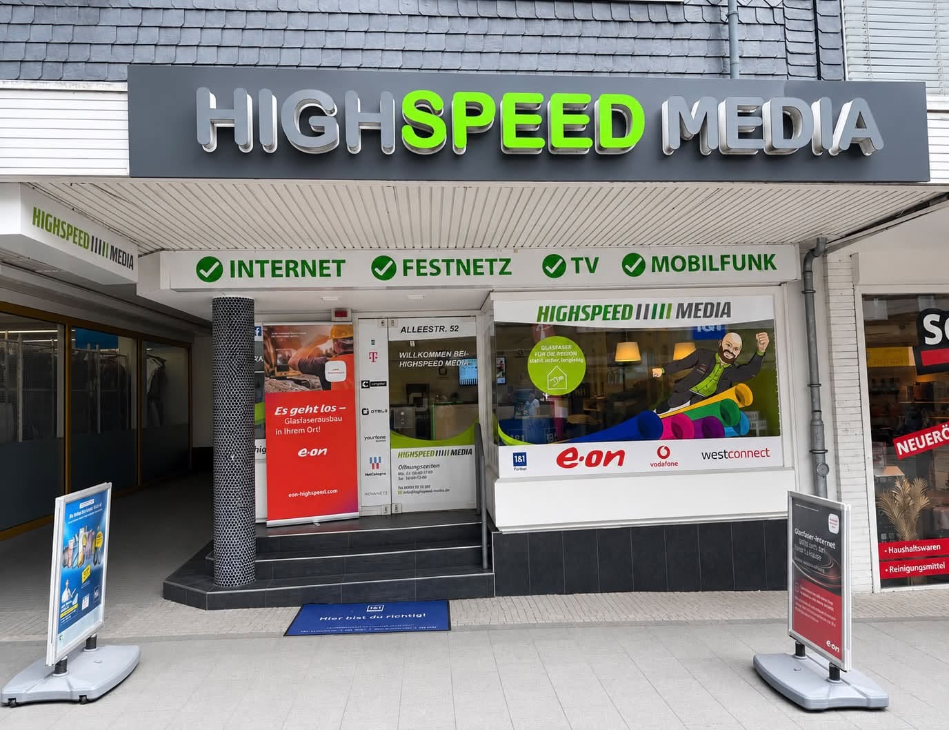 Highspeed Media, Eingang und Ladenfront in der Alleestraße 52